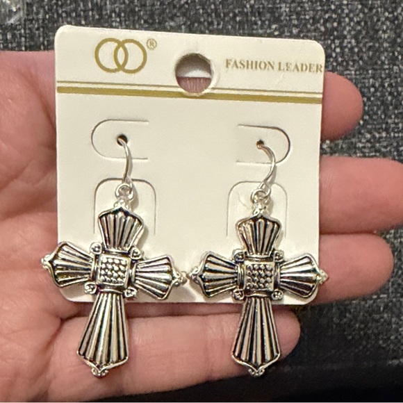 Fashion Leader Jewelry - Silver Cross Earrings